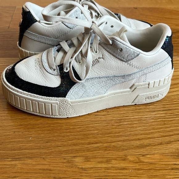Puma Classic Off-White Sneakers - Picture 1 of 5